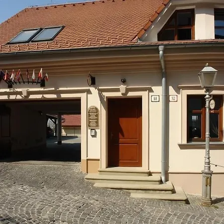 Pod Hradom Penzión pre hostí Trencin